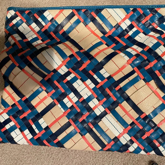 London Fog Oxford Tunnel Clutch - Picture 4 of 4